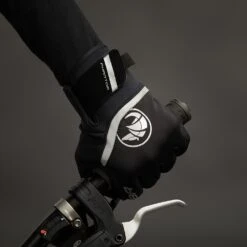 Chiba Phantom Light Cycling Gloves - Black/black -Sports Gloves and Clothing - Chiba chiba phantom light cycling gloves black black 9 1287950
