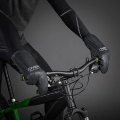 Chiba Rain Shield Superlight Overmitts - Black -Sports Gloves and Clothing - Chiba chiba rain shield superlight overmitts black 12 1212085